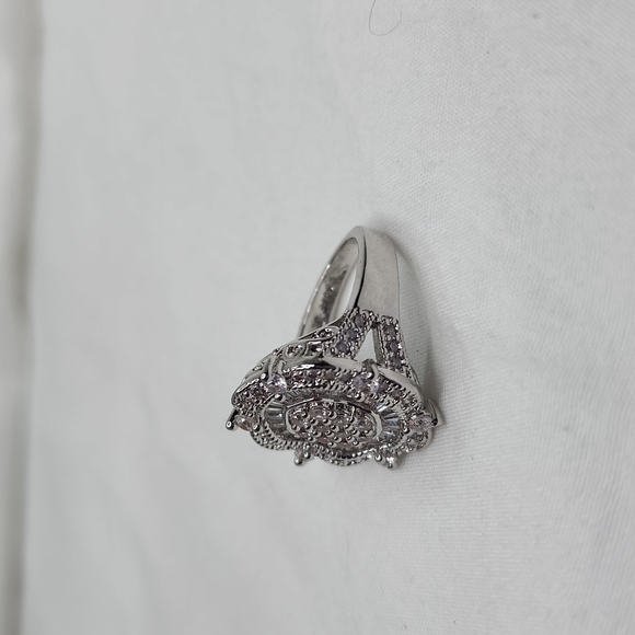 VINTAGE DIAMOND ART DECO RING - Picture 8 of 12